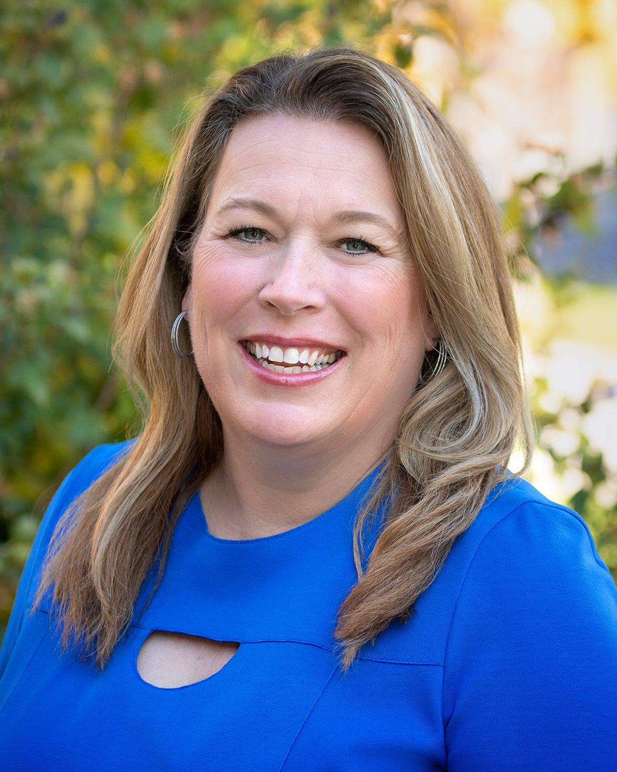 Margaret Satterlee, Donor Relations, faculty/staff, outdoor portrait by Priscilla Grover